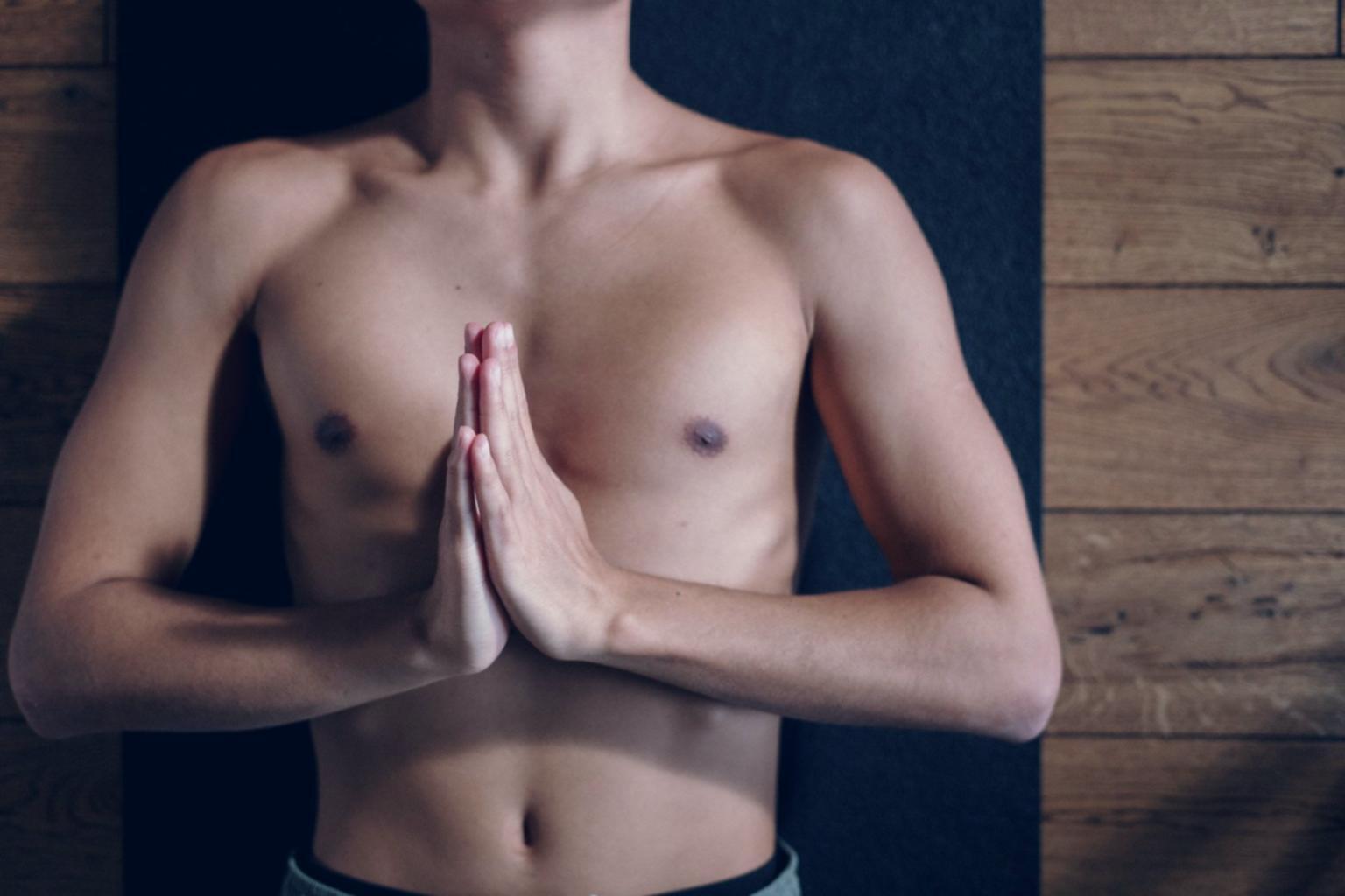 Структурована практика йоги з послідовним виконанням асан